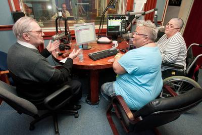 Reggeli műsor a Klubrádióban-stock-foto