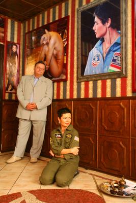 Anettka felkészült az űrugrásra-stock-foto