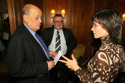 Könyvbemutató-stock-foto