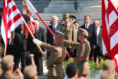 Tisztavatás a Hősök terén-stock-foto