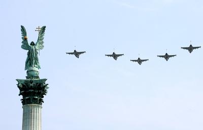 Augusztus 20-i tisztavatás a Hősök terén-stock-foto