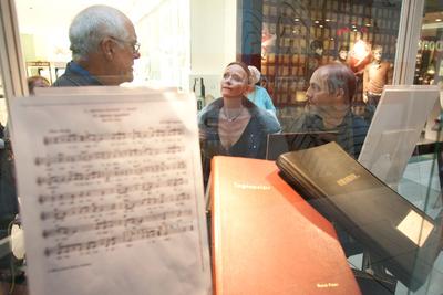 Bacsó Péter emlékkiállítás-stock-foto