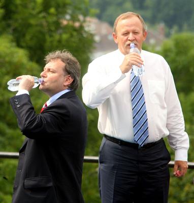 George Bush Budapesten-stock-foto