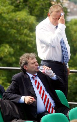 George Bush Budapesten-stock-foto