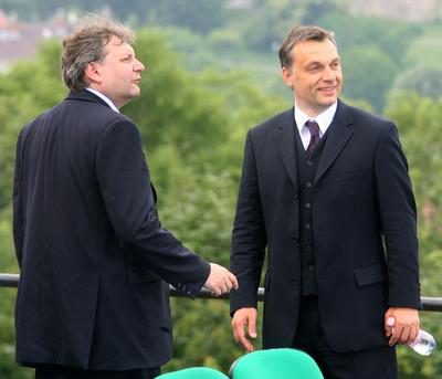 George Bush Budapesten-stock-foto