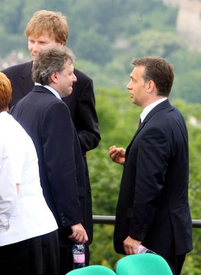 George Bush Budapesten-stock-foto