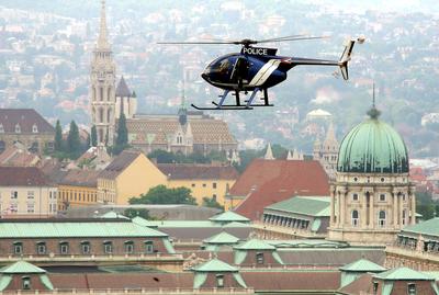 George Bush Budapesten-stock-foto