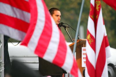 Gyerekeket is avatott a Magyar Gárda-stock-foto