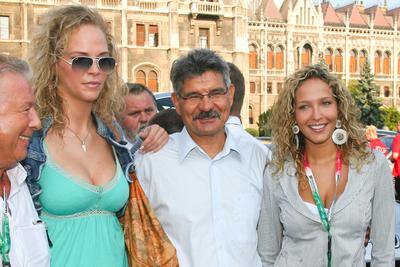 Elrajtolt a Magyar Borok Útja Rally-stock-foto