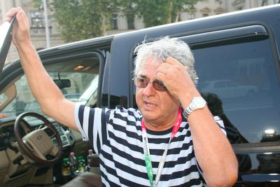 Elrajtolt a Magyar Borok Útja Rally-stock-foto