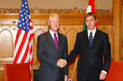 Bill Clinton Budapesten-stock-foto