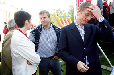 Tömegek a városligeti majálison-stock-foto