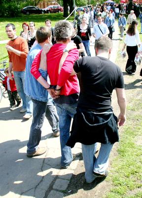 Tömegek a városligeti majálison-stock-foto