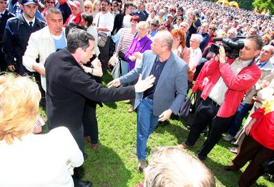 Tömegek a városligeti majálison-stock-foto