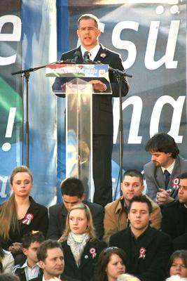 A Fidesz ünnepi nagygyűlése az Erzsébet-hídnál-stock-foto