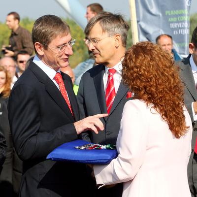 Átadták a Megyeri hidat-stock-foto