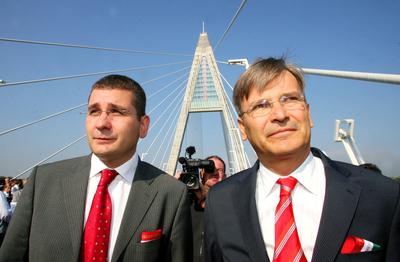 Átadták a Megyeri hidat-stock-foto