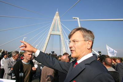 Átadták a Megyeri hidat-stock-foto