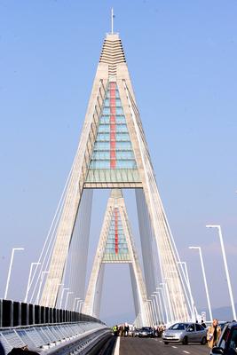 Átadták a Megyeri hidat-stock-foto