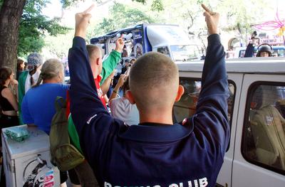 Megdobálták és szidalmazták a melegeket-stock-foto