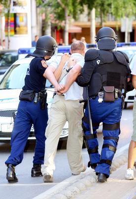 Megdobálták és szidalmazták a melegeket-stock-foto