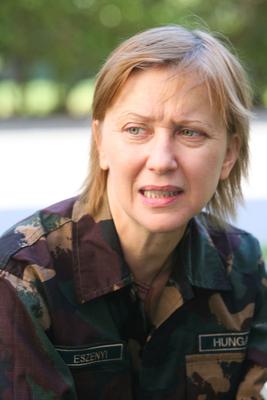 Egy színdarab kedvéért három napra katonának álltak a Vígszínház művészei-stock-foto