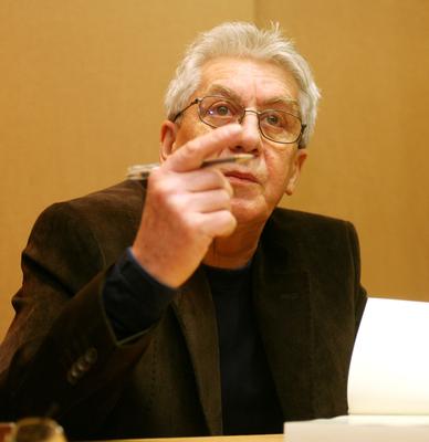 Hosszú idő után jelent meg újra a rajongók előtt Cseh Tamás-stock-foto