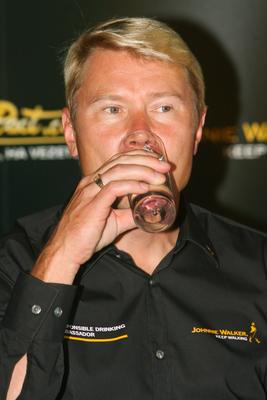 Mika Hakkinen Budapesten kampányol-stock-photo