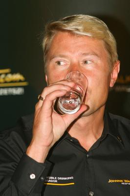 Mika Hakkinen Budapesten kampányol-stock-photo