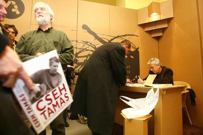 Hosszú idő után jelent meg újra a rajongók előtt Cseh Tamás-stock-foto