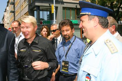 Mika Hakkinen Budapesten kampányol-stock-photo