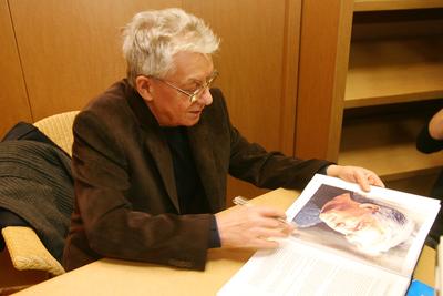 Hosszú idő után jelent meg újra a rajongók előtt Cseh Tamás-stock-foto