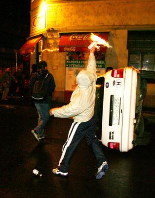 Molotovval ünnepelt a Magyar Önvédelmi Mozgalom-stock-foto