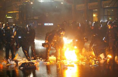 Molotovval ünnepelt a Magyar Önvédelmi Mozgalom-stock-foto