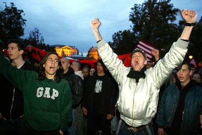 Molotovval ünnepelt a Magyar Önvédelmi Mozgalom-stock-foto
