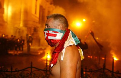 Ostrom az MTV székház ellen-stock-foto