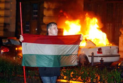 Ostrom az MTV székház ellen-stock-foto
