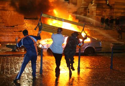 Ostrom az MTV székház ellen-stock-foto