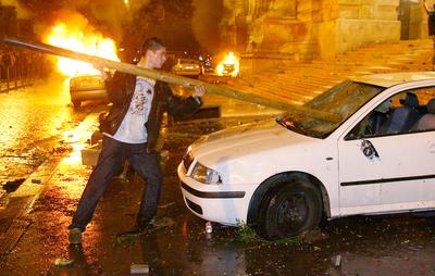 Ostrom az MTV székház ellen-stock-foto