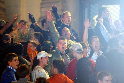 Ostrom az MTV székház ellen-stock-foto