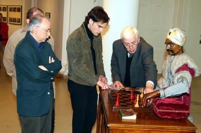 Kempelen Farkas sakkautomatája a Műcsarnokban-stock-foto
