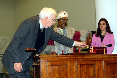 Kempelen Farkas sakkautomatája a Műcsarnokban-stock-foto