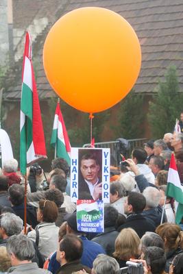 Felavatták a nagytétényi Országzászlót-stock-foto