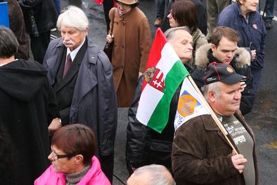 Felavatták a nagytétényi Országzászlót-stock-foto