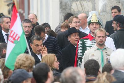 Felavatták a nagytétényi Országzászlót-stock-foto