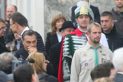Felavatták a nagytétényi Országzászlót-stock-foto