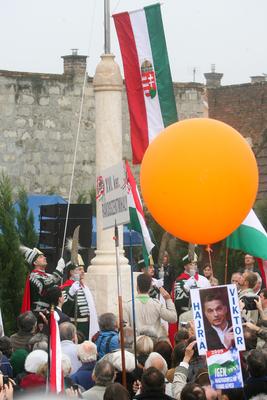 Felavatták a nagytétényi Országzászlót-stock-foto