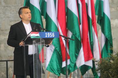 Felavatták a nagytétényi Országzászlót-stock-foto