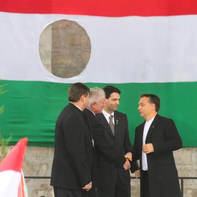 Felavatták a nagytétényi Országzászlót-stock-foto