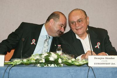 Magyar vállalkozók fogtak össze Overdose érdekében-stock-foto